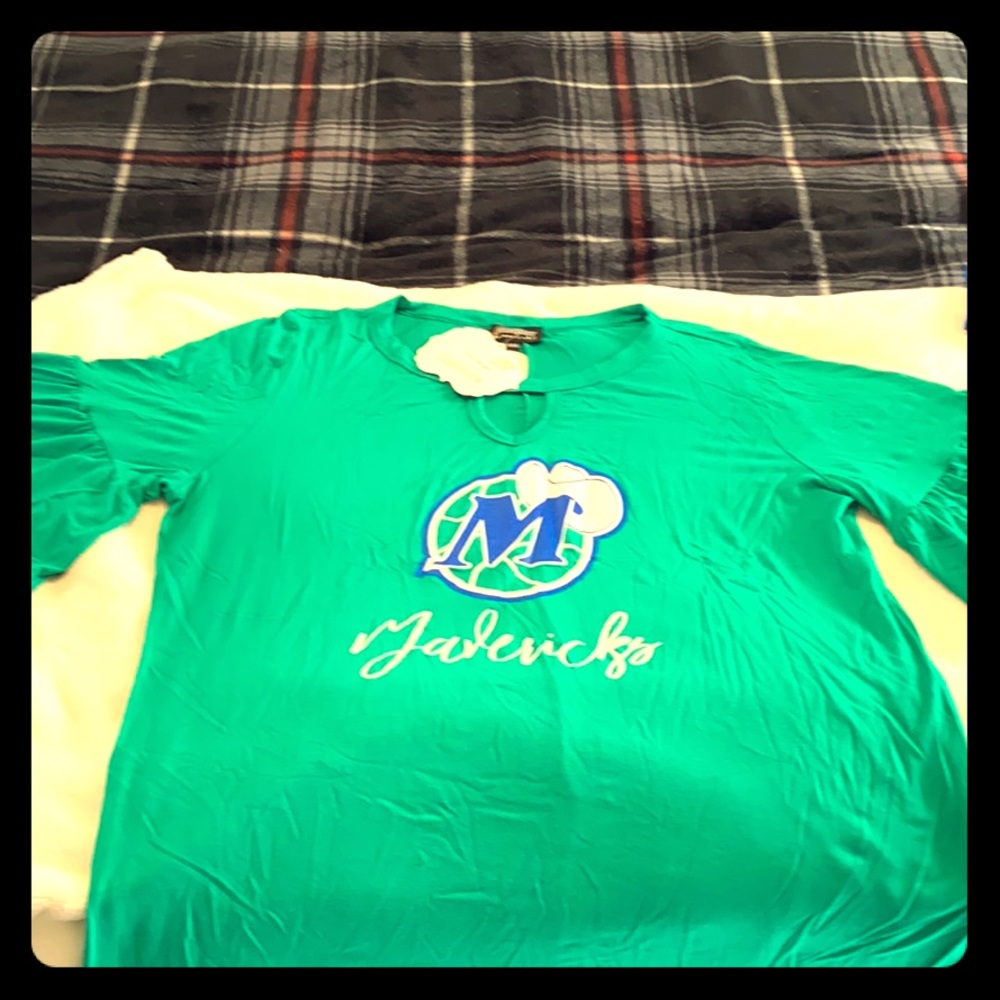 NWT GAMEDAY COUTURE tee
